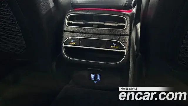 Genesis GV70 2022 — Photo 30/35