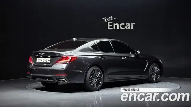 Genesis G70 2018 — Photo 19/33