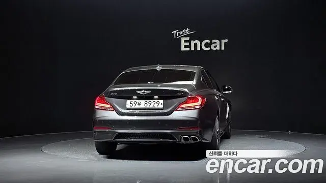 Genesis G70 2018 — Photo 32/33