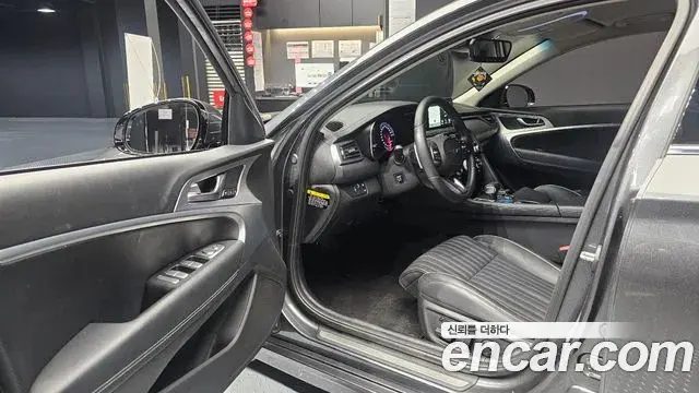 Genesis G70 2018 — Photo 9/33