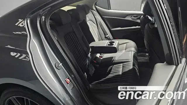 Genesis G70 2018 — Photo 6/33