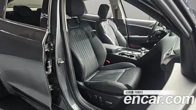 Genesis G70 2018 — Photo 4/33