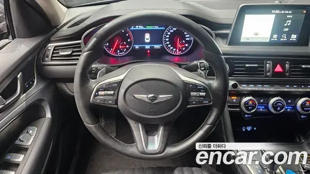 Genesis G70 2018 — Photo 21/33
