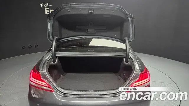Genesis G70 2018 — Photo 13/33