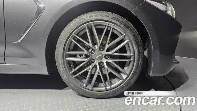 Genesis G70 2018 — Photo 25/33
