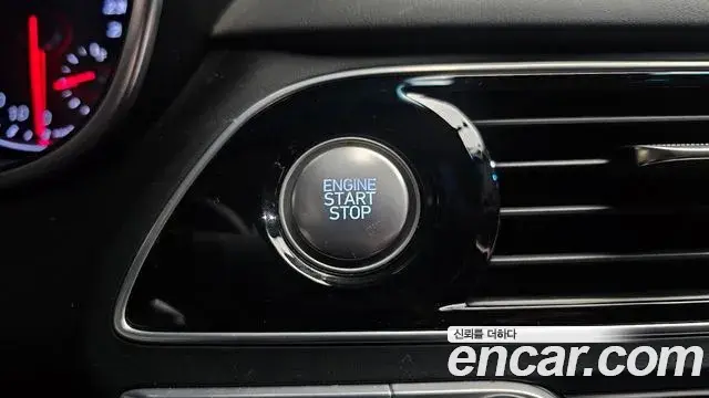 Genesis G70 2018 — Photo 12/33