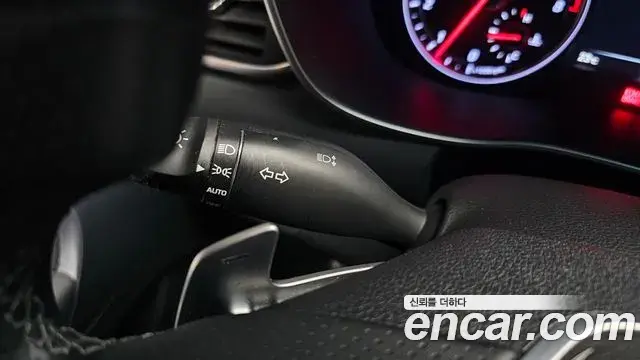 Genesis G70 2018 — Photo 27/33