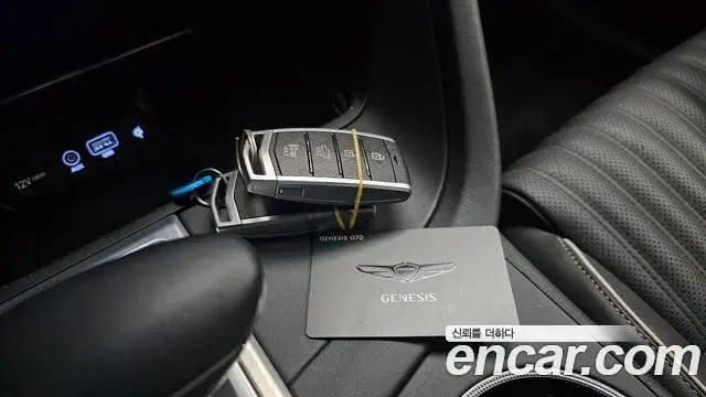 Genesis G70 2018 — Photo 2/33