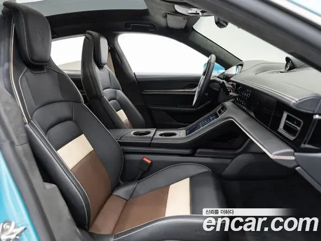 Porsche Taycan 2025 — Photo 7/19