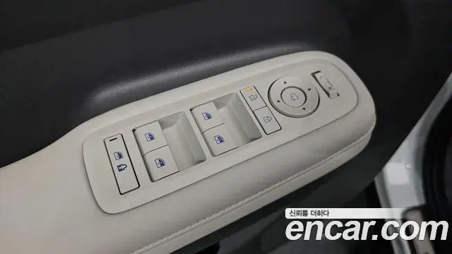 Hyundai Santa Fe 2025 — ფოტო 17/20
