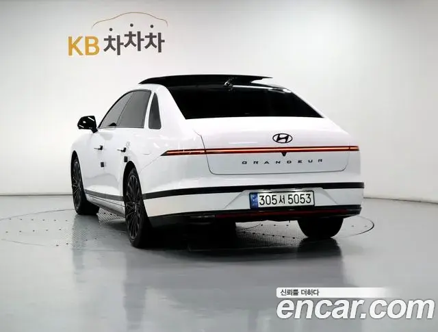 Hyundai Grandeur Hybrid 2023 — Photo 6/20