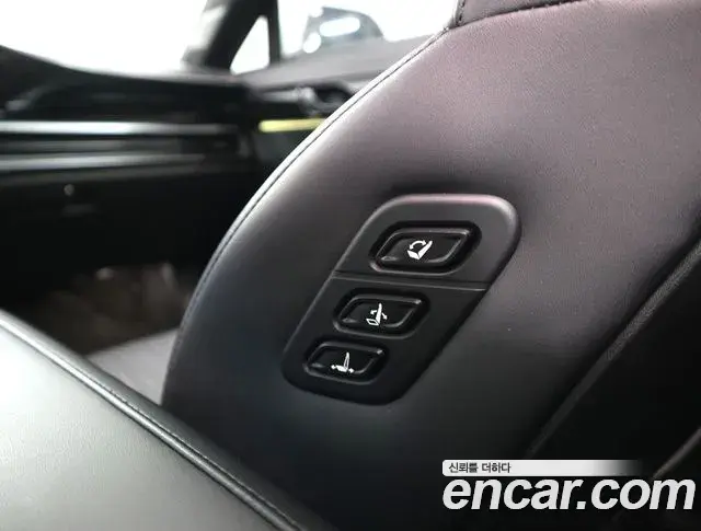 Hyundai Grandeur Hybrid 2023 — Photo 19/20