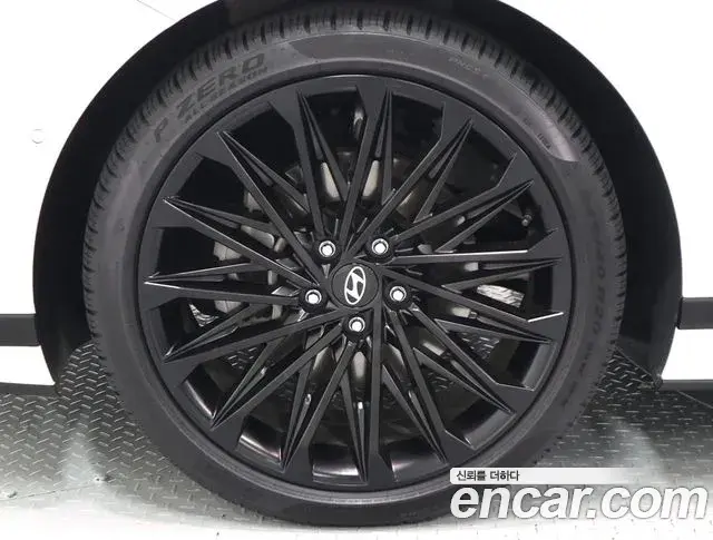 Hyundai Grandeur Hybrid 2023 — Photo 1/20