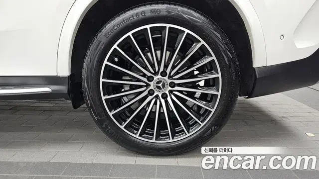 Mercedes-Benz GLC-Class 2024 — Photo 25/33