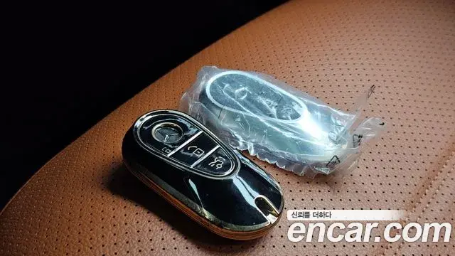 Mercedes-Benz GLC-Class 2024 — Photo 23/33