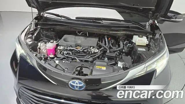 Toyota Sienna 2022 — Şəkil 30/32