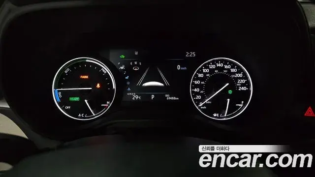 Toyota Sienna 2022 — Şəkil 21/32