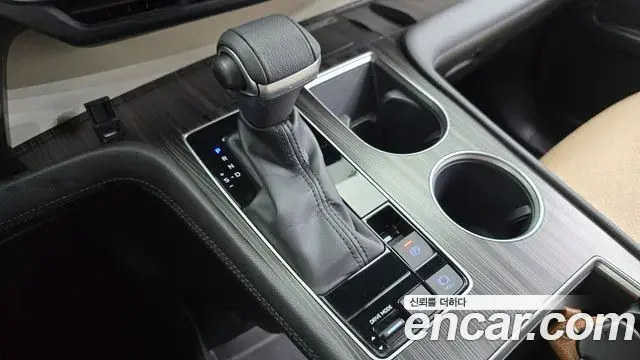 Toyota Sienna 2022 — Şəkil 29/32
