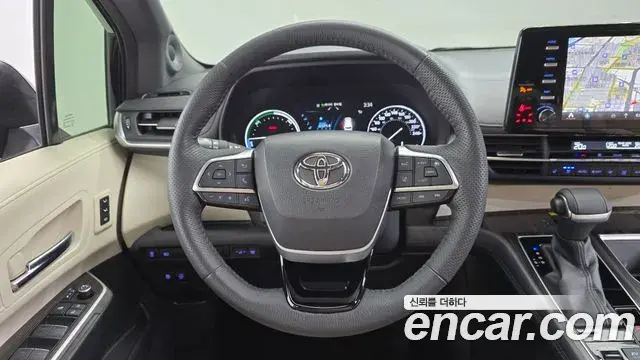 Toyota Sienna 2022 — Şəkil 10/32