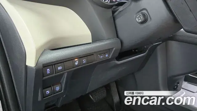 Toyota Sienna 2022 — Şəkil 32/32