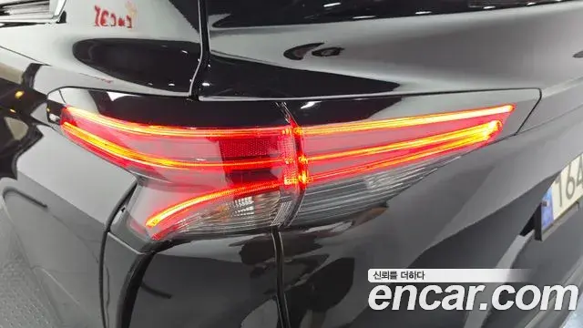Toyota Sienna 2022 — Şəkil 18/32