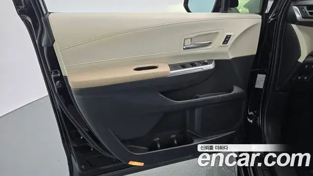 Toyota Sienna 2022 — Şəkil 16/32