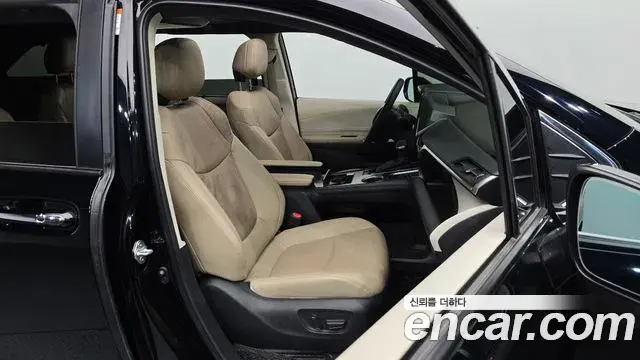 Toyota Sienna 2022 — Şəkil 26/32