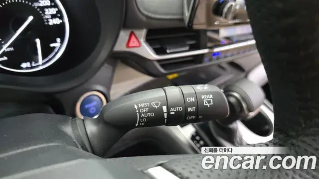 Toyota Sienna 2022 — Şəkil 20/32