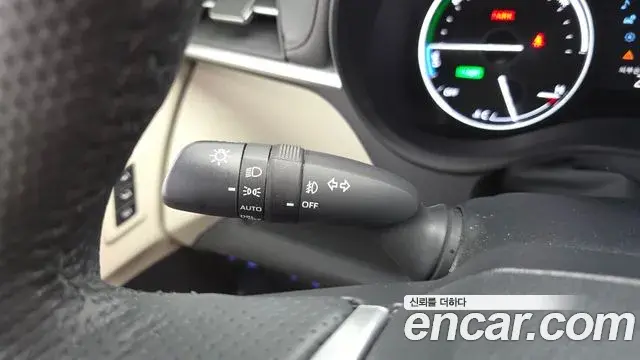 Toyota Sienna 2022 — Şəkil 23/32