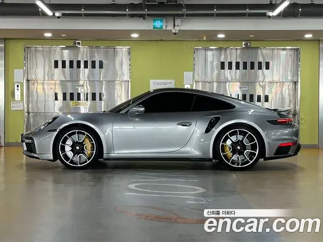 Porsche 911 2023 — Photo 15/19