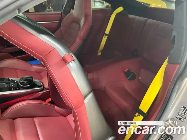 Porsche 911 2023 — Photo 19/19