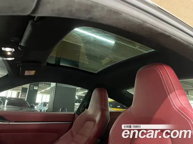 Porsche 911 2023 — Photo 14/19