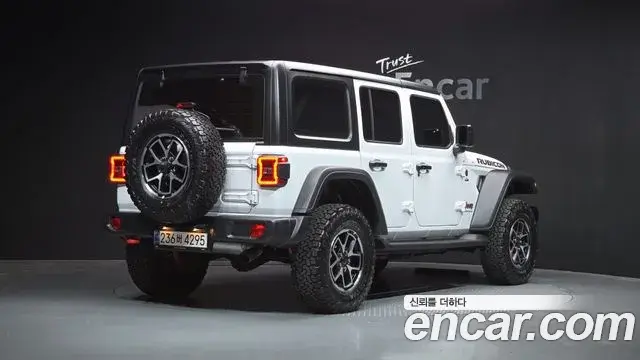 Jeep Wrangler 2025 — Photo 2/30