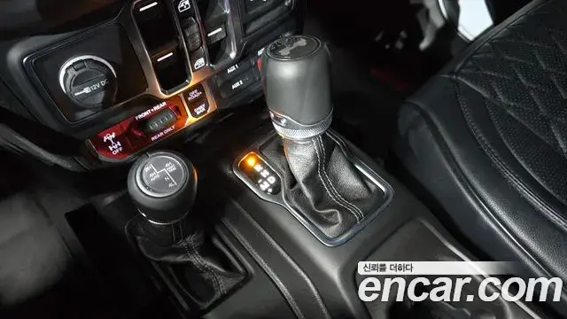 Jeep Wrangler 2025 — Photo 9/30
