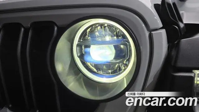 Jeep Wrangler 2025 — Photo 24/30