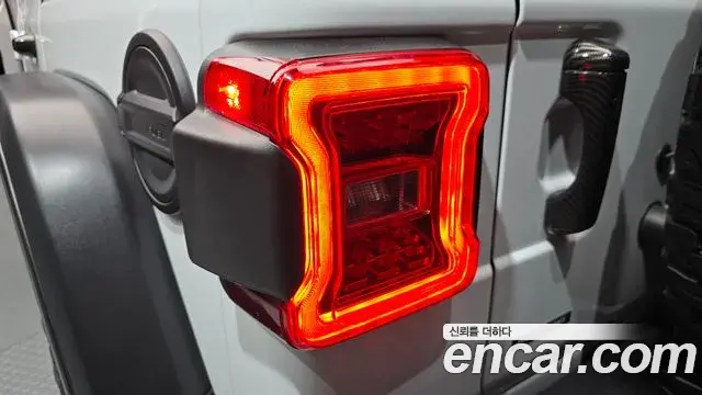 Jeep Wrangler 2025 — Photo 26/30