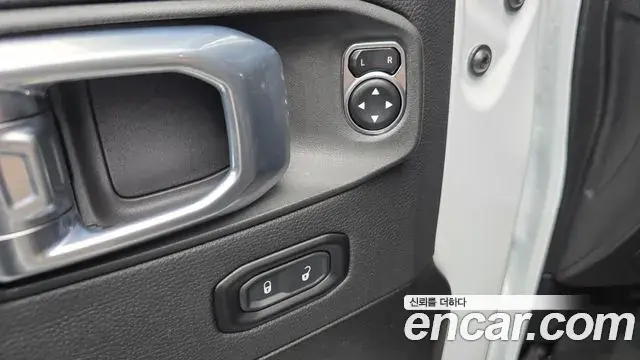 Jeep Wrangler 2025 — Photo 8/30