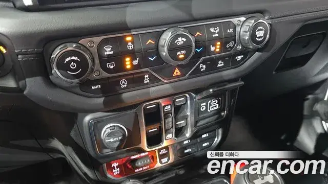 Jeep Wrangler 2025 — Photo 4/30