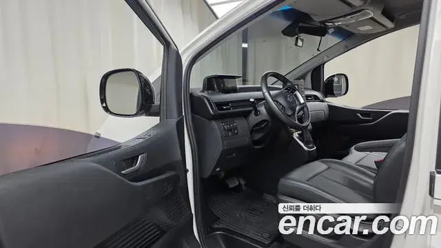 Hyundai Staria 2021 — Şəkil 28/30
