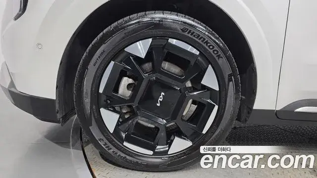 Kia Carnival 2024 — Photo 5/20