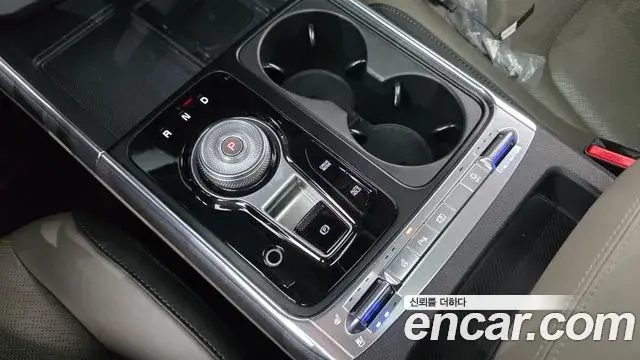 Kia Carnival 2024 — Photo 8/20