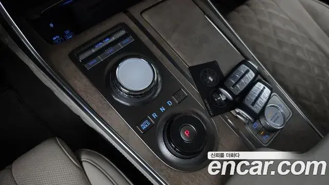 Genesis GV80 2023 — Photo 7/20