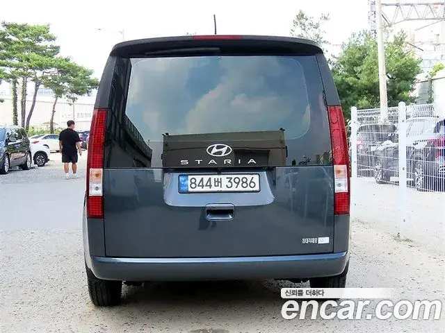 Hyundai Staria 2022 — Photo 3/20