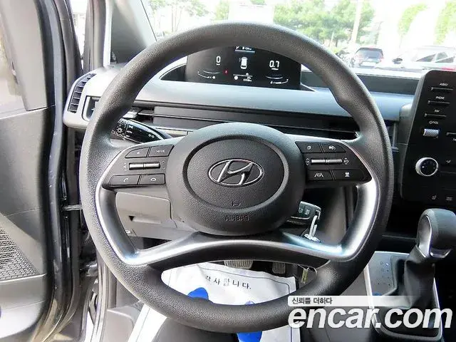 Hyundai Staria 2022 — Photo 7/20