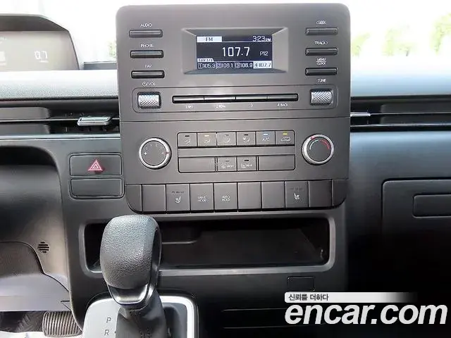 Hyundai Staria 2022 — Photo 12/20