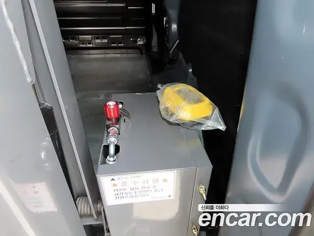 Hyundai Staria 2022 — Photo 15/20