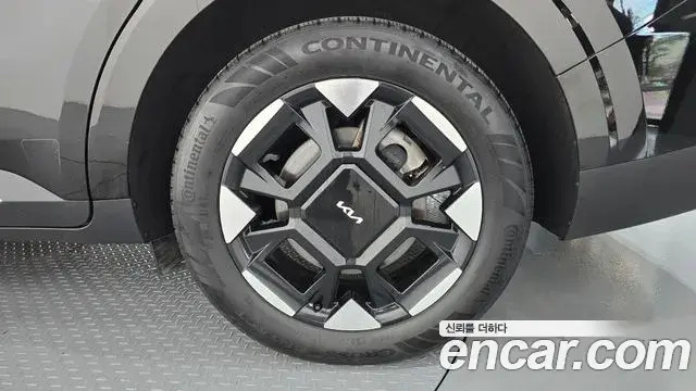 Kia Carnival 2024 — Şəkil 20/31
