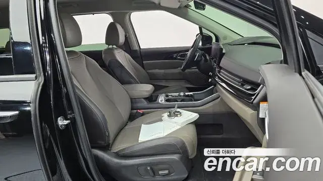Kia Carnival 2024 — Şəkil 4/31