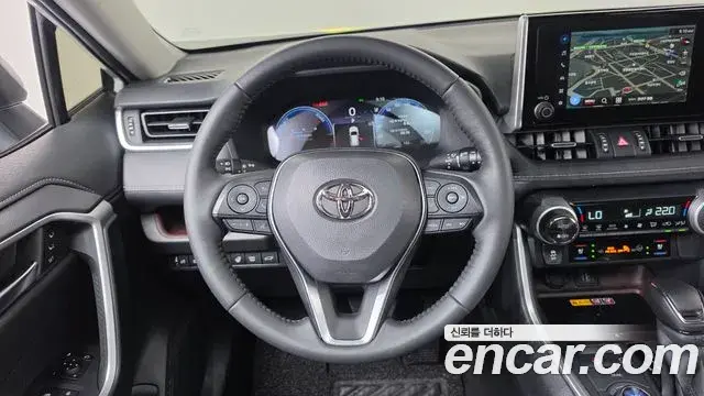 Toyota RAV4 2025 — Фото 13/20