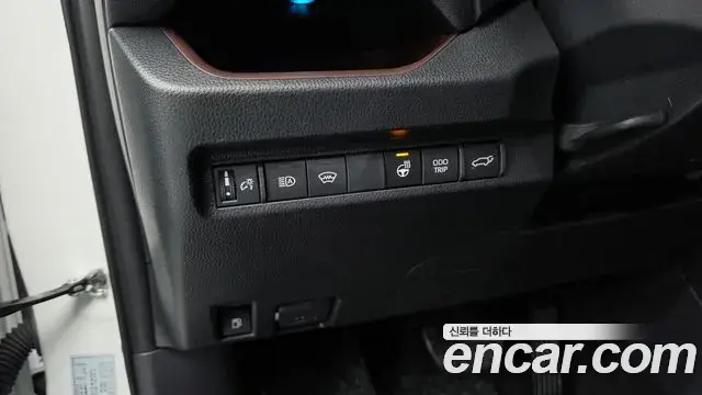 Toyota RAV4 2025 — Фото 16/20